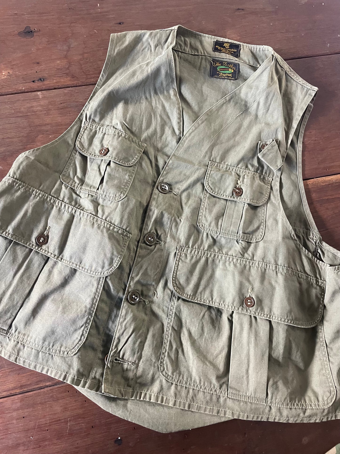 EARLY ABERCROMBIE AND FITCH FLY VEST XL