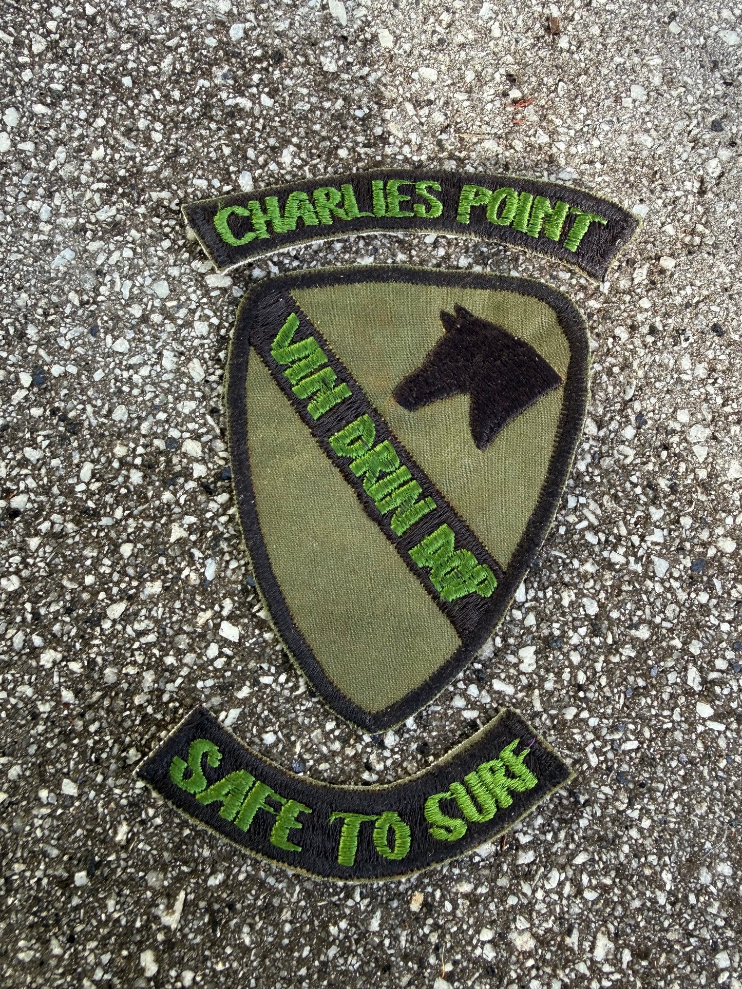 Ist Air Cav Surf Patch Set.